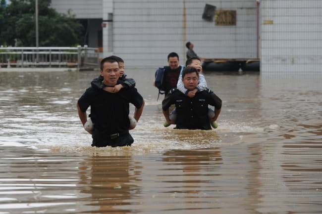 Image d'illustration pour Intempéries meurtrières et canicule en Chine