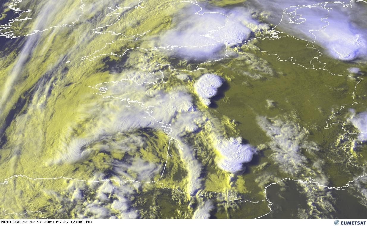 Image d'illustration pour Orages violents et énormes grêlons le 25 mai 2009