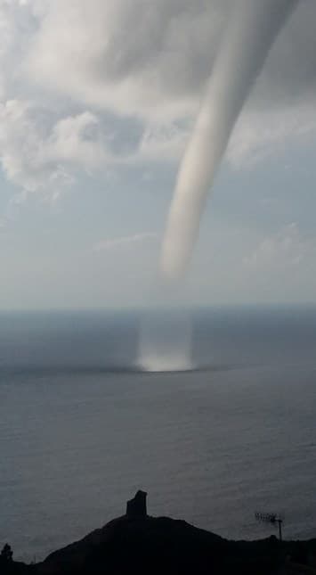 Image d'illustration pour Fréquents tubas et trombes, plus rares tornades